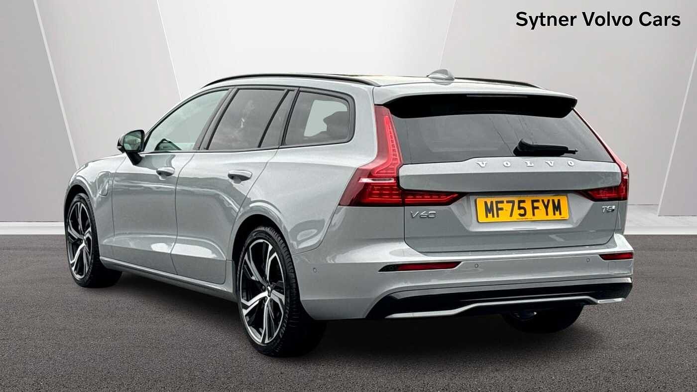Volvo V60 Ultra, T8 AWD Plug-in hybrid, Electric/Petrol, Dark