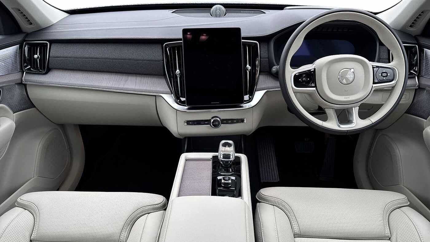 Volvo XC90 Ultra, T8 AWD Plug-in hybrid, Electric/Petrol, Dark, 7 Seats