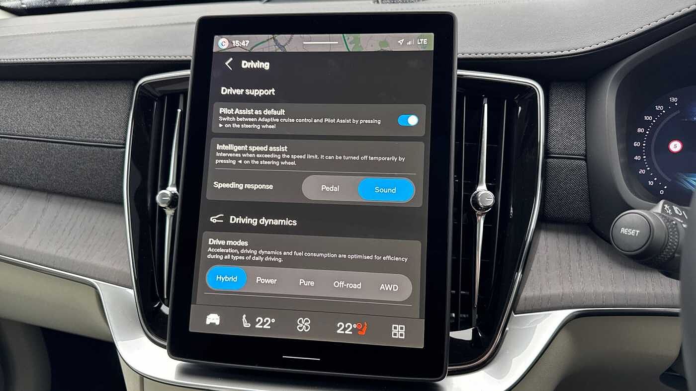 Volvo XC90 Ultra, T8 AWD Plug-in hybrid, Electric/Petrol, Dark, 7 Seats