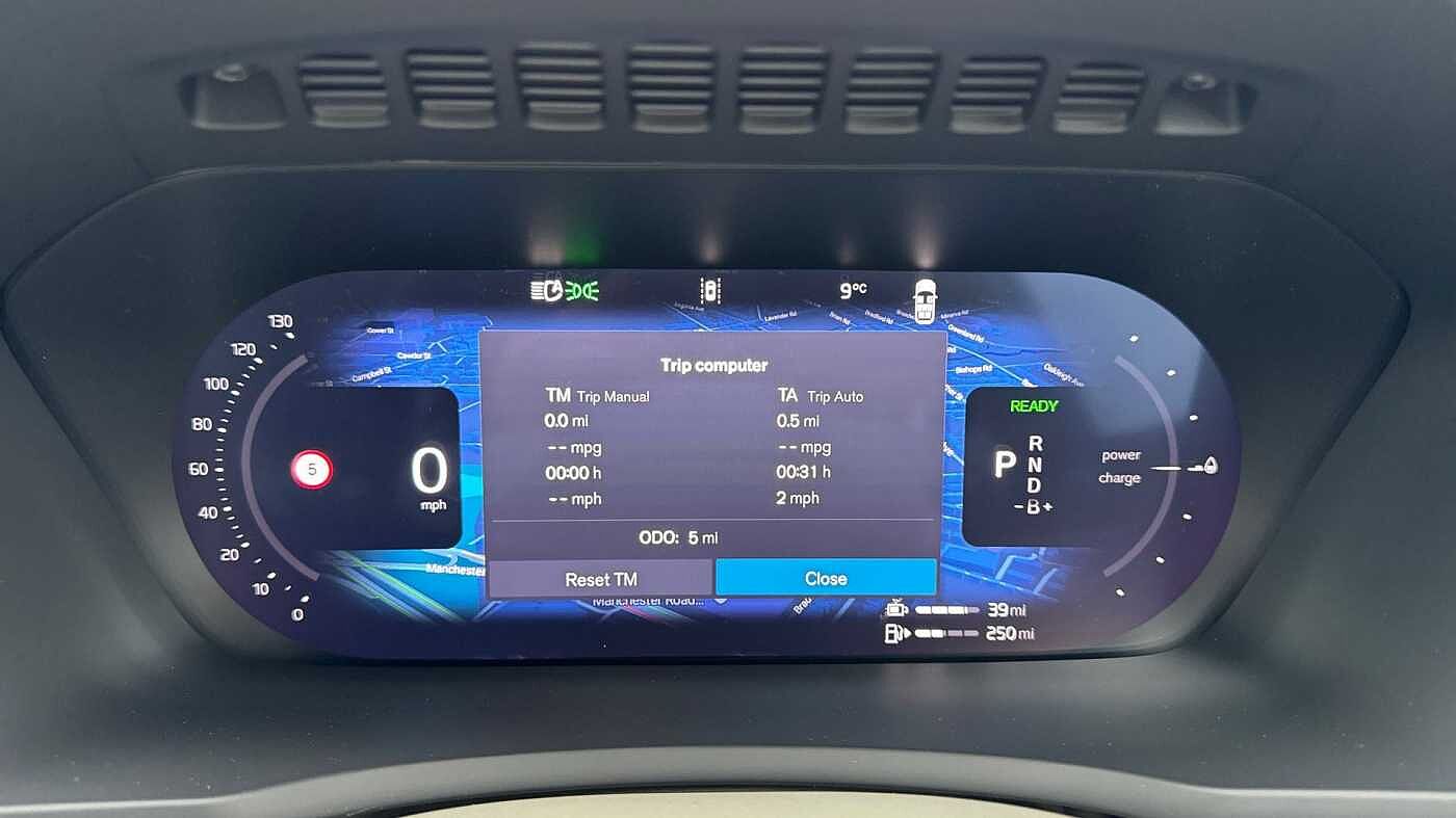 Volvo XC90 Ultra, T8 AWD Plug-in hybrid, Electric/Petrol, Dark, 7 Seats