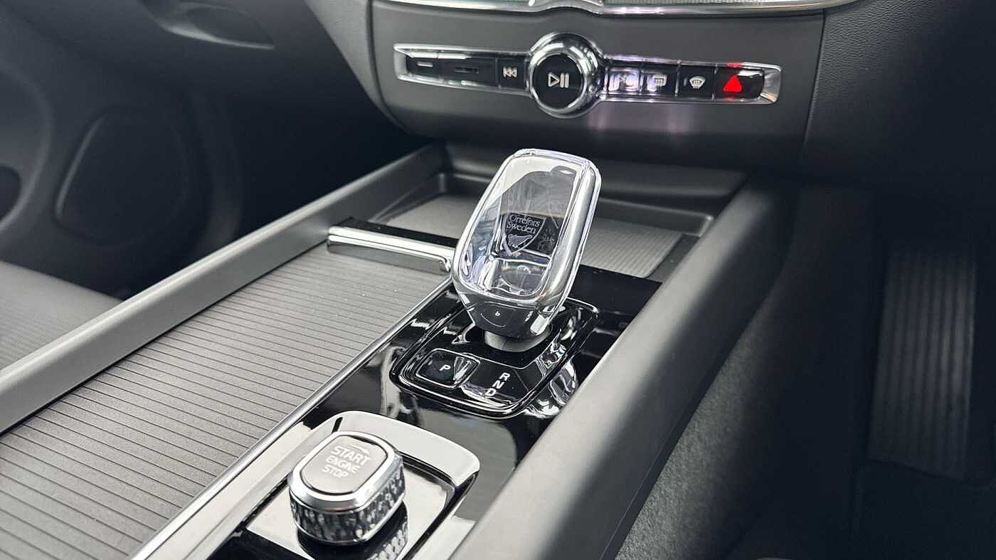 Volvo XC60 Black Edition Ultra, T8 AWD Plug-in hybrid, Electric/Petrol