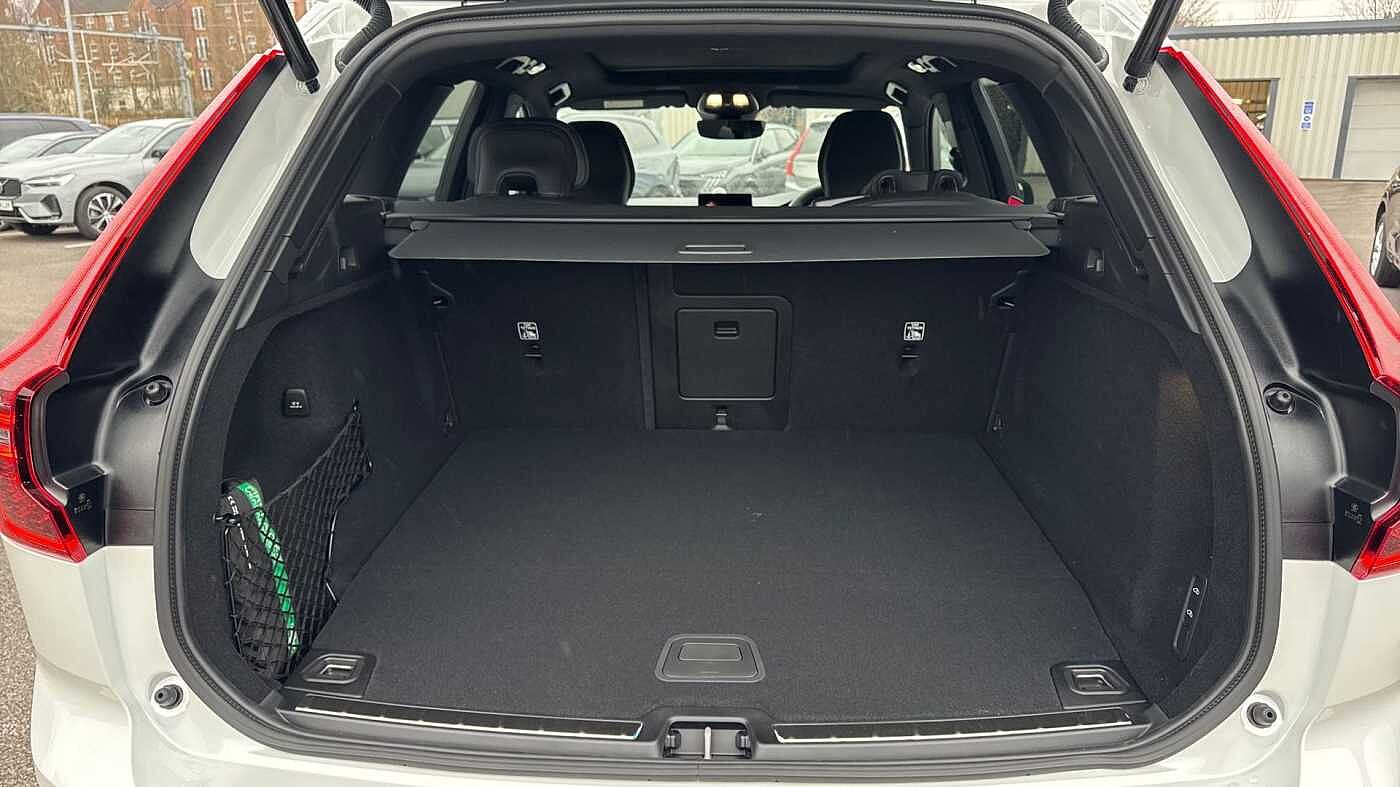 Volvo XC60 Black Edition Ultra, T8 AWD Plug-in hybrid, Electric/Petrol