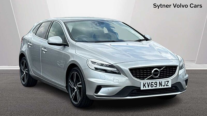 Volvo V40 T3 R-Design Pro Manual (Pan roof, Power Passenger Seat)