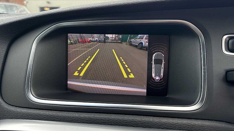 Volvo V40 T3 R-Design Pro Manual (Pan roof, Power Passenger Seat)
