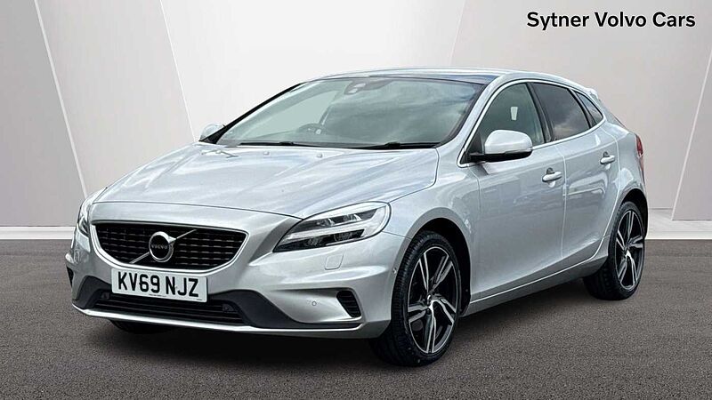 Volvo V40 T3 R-Design Pro Manual (Pan roof, Power Passenger Seat)