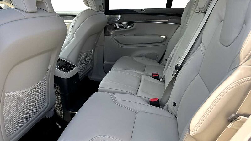 Volvo XC90 Ultra, T8 AWD Plug-in hybrid, Electric/Petrol, Dark, 7 Seats