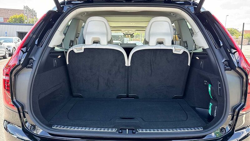 Volvo XC90 Ultra, T8 AWD Plug-in hybrid, Electric/Petrol, Dark, 7 Seats