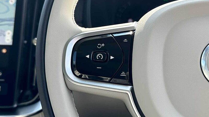 Volvo XC90 Ultra, T8 AWD Plug-in hybrid, Electric/Petrol, Dark, 7 Seats