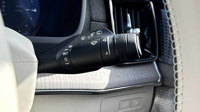 Volvo XC90 Ultra, T8 AWD Plug-in hybrid, Electric/Petrol, Dark, 7 Seats