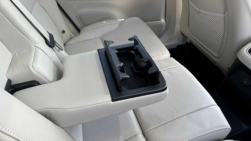Volvo XC90 Ultra, T8 AWD Plug-in hybrid, Electric/Petrol, Dark, 7 Seats