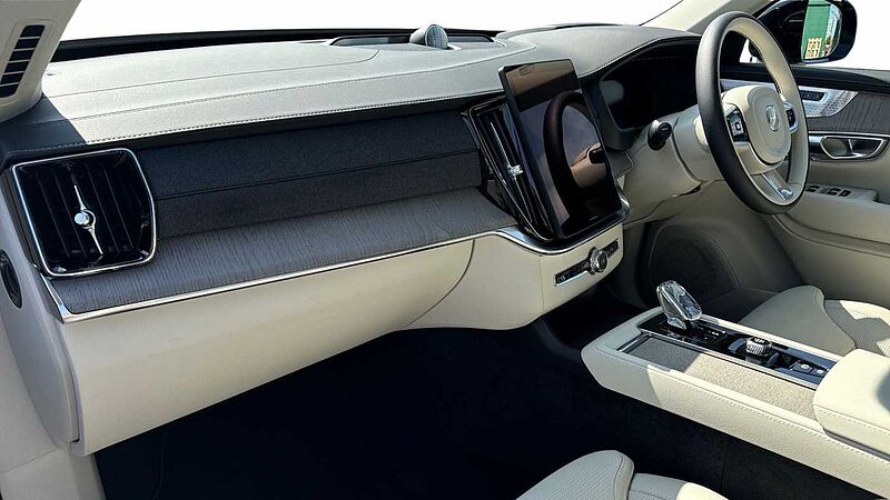 Volvo XC90 Ultra, T8 AWD Plug-in hybrid, Electric/Petrol, Dark, 7 Seats