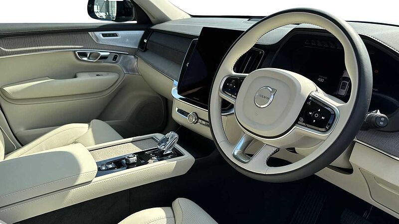 Volvo XC90 Ultra, T8 AWD Plug-in hybrid, Electric/Petrol, Dark, 7 Seats