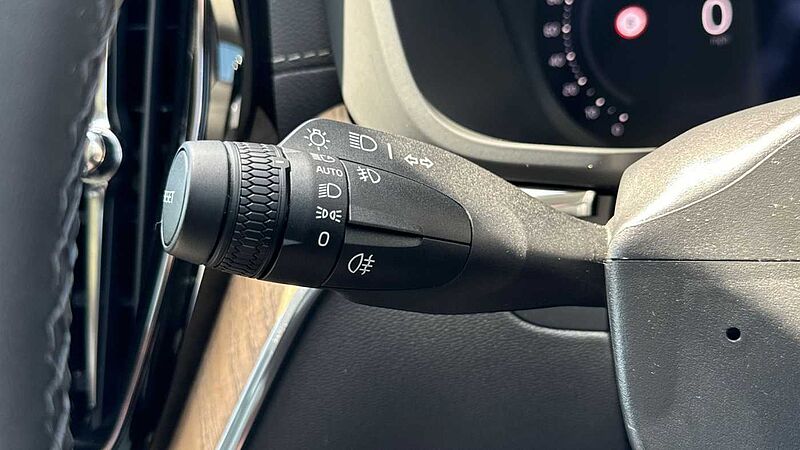 Volvo XC60 Ultra, T8 AWD Plug-in hybrid, Electric/Petrol, Dark