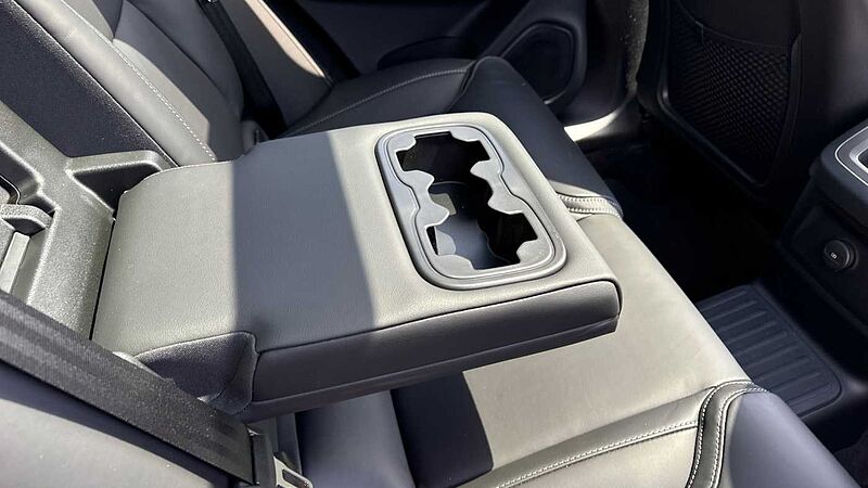Volvo XC60 Ultra, T8 AWD Plug-in hybrid, Electric/Petrol, Dark