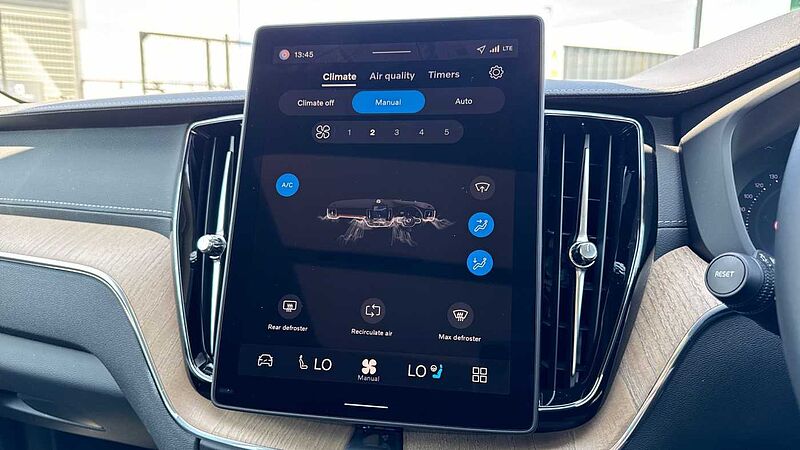Volvo XC60 Ultra, T8 AWD Plug-in hybrid, Electric/Petrol, Dark