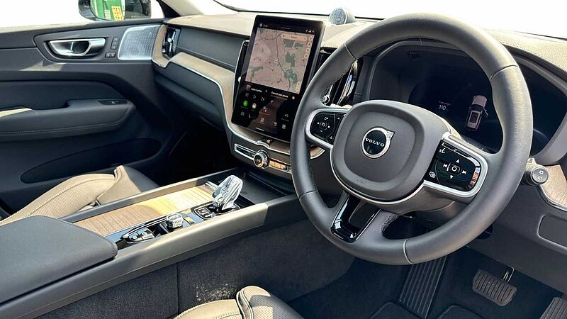 Volvo XC60 Ultra, T8 AWD Plug-in hybrid, Electric/Petrol, Dark