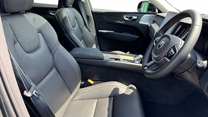 Volvo XC60 Ultra, T8 AWD Plug-in hybrid, Electric/Petrol, Dark