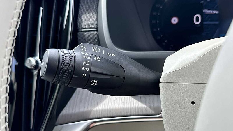 Volvo XC90 Ultra, T8 AWD Plug-in hybrid, Electric/Petrol, Dark, 7 Seats