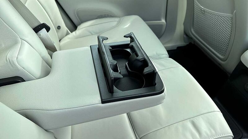 Volvo XC90 Ultra, T8 AWD Plug-in hybrid, Electric/Petrol, Dark, 7 Seats