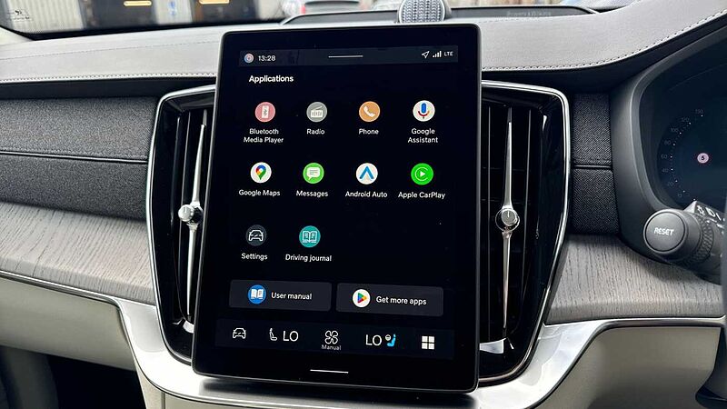 Volvo XC90 Ultra, T8 AWD Plug-in hybrid, Electric/Petrol, Dark, 7 Seats