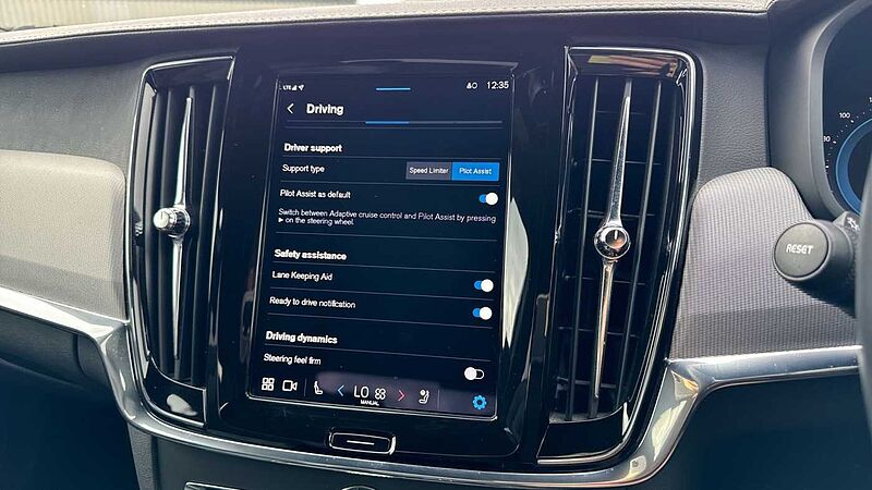 Volvo S90 Recharge R-Design, T8 AWD plug-in hybrid