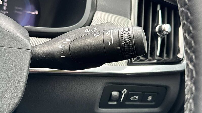 Volvo S90 Recharge R-Design, T8 AWD plug-in hybrid