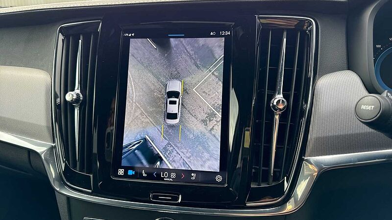 Volvo S90 Recharge R-Design, T8 AWD plug-in hybrid