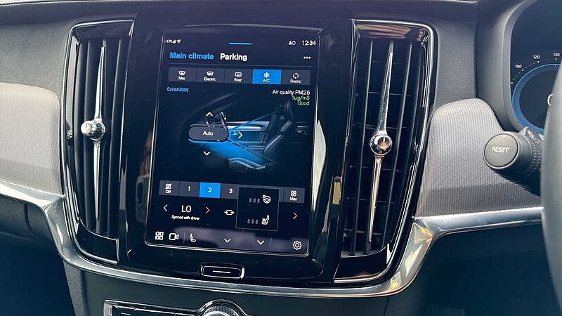 Volvo S90 Recharge R-Design, T8 AWD plug-in hybrid
