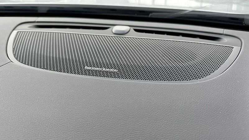Volvo S90 Recharge R-Design, T8 AWD plug-in hybrid