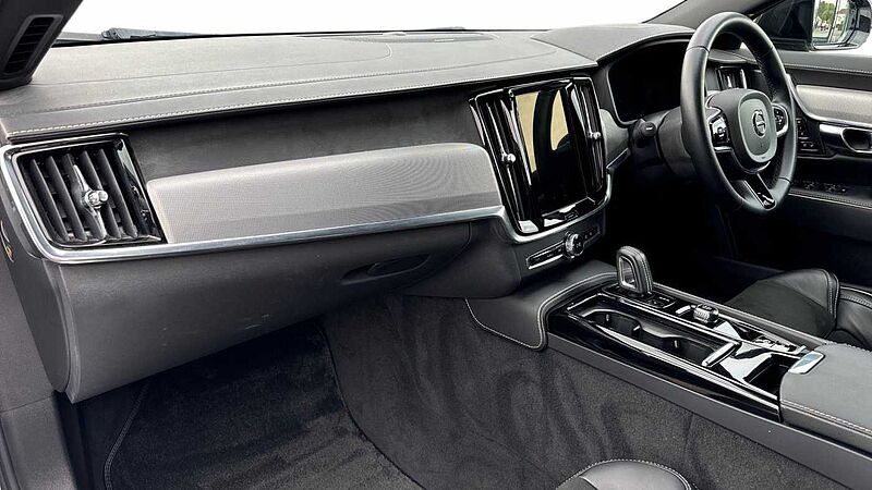 Volvo S90 Recharge R-Design, T8 AWD plug-in hybrid