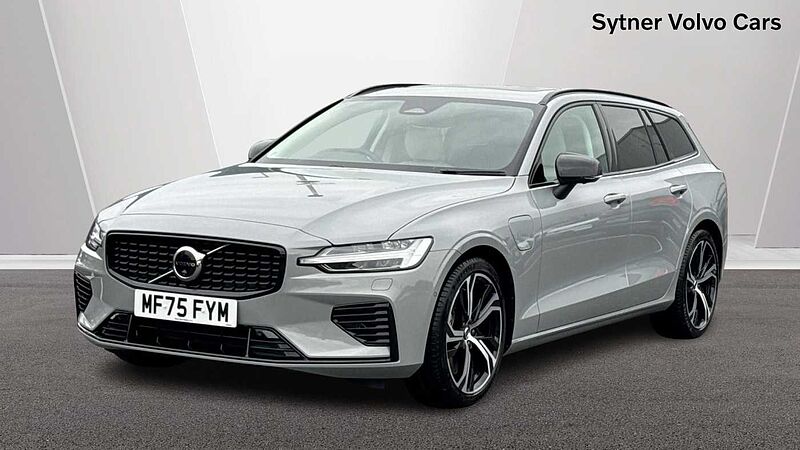 Volvo V60 Ultra, T8 AWD Plug-in hybrid, Electric/Petrol, Dark