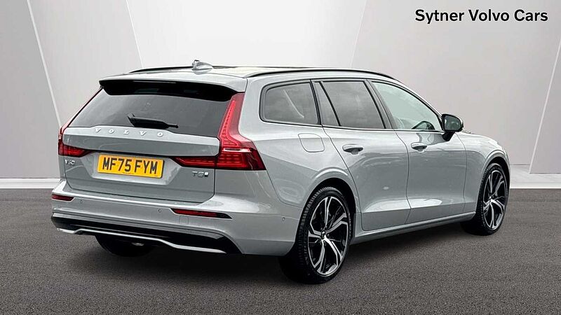 Volvo V60 Ultra, T8 AWD Plug-in hybrid, Electric/Petrol, Dark