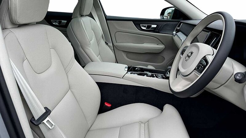 Volvo V60 Ultra, T8 AWD Plug-in hybrid, Electric/Petrol, Dark