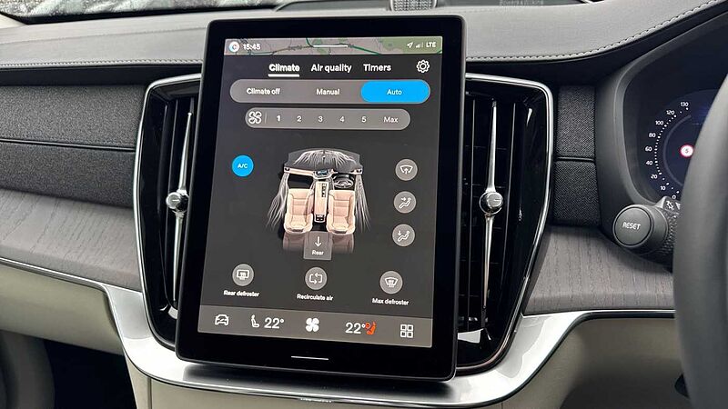 Volvo XC90 Ultra, T8 AWD Plug-in hybrid, Electric/Petrol, Dark, 7 Seats