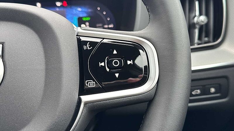 Volvo XC60 Black Edition Ultra, T8 AWD Plug-in hybrid, Electric/Petrol