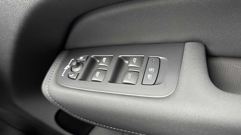 Volvo XC60 Black Edition Ultra, T8 AWD Plug-in hybrid, Electric/Petrol