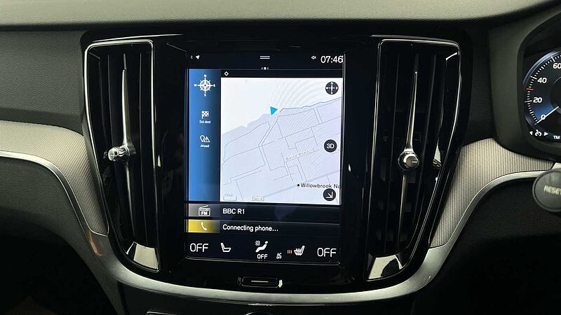 Volvo S60 R-Design, B5 mild hybrid (Rear Camera, Cruise Control)
