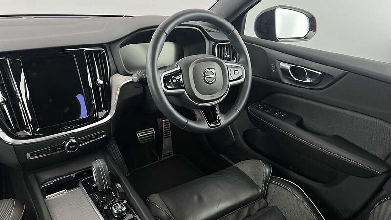 Volvo S60 R-Design, B5 mild hybrid (Rear Camera, Cruise Control)