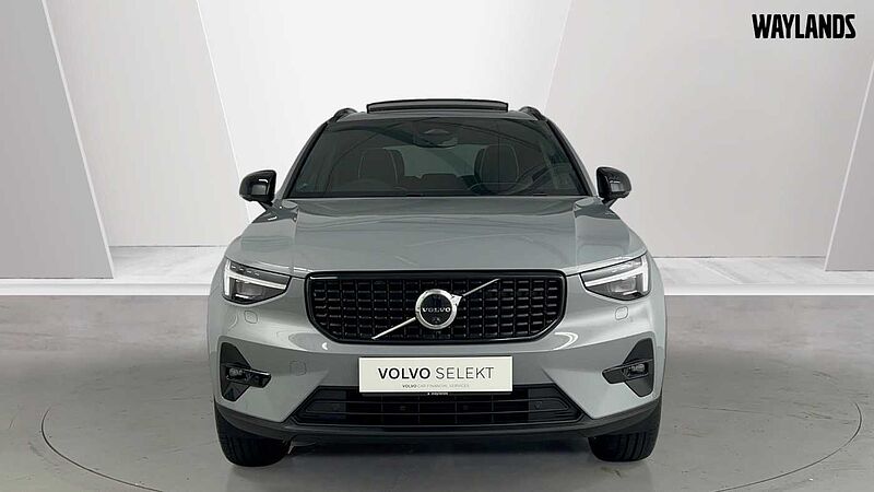 Volvo XC40 Ultra, B4 Mild hybrid, Petrol, Dark