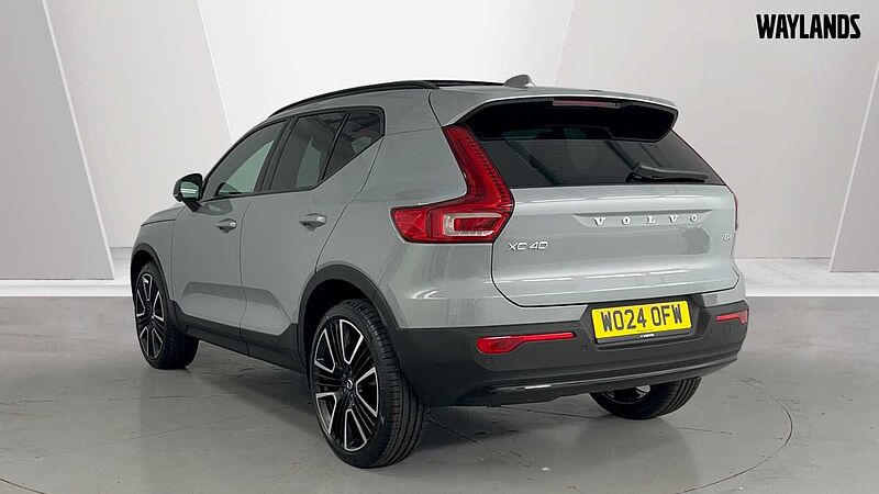 Volvo XC40 Ultra, B4 Mild hybrid, Petrol, Dark