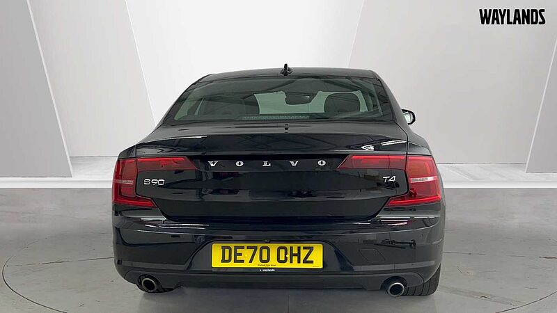 Volvo S90 T4 Momentum Plus Automatic