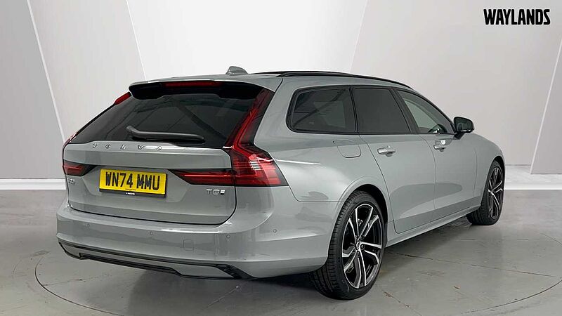 Volvo V90 Ultra, T8 AWD Plug-in hybrid, Electric/Petrol, Dark