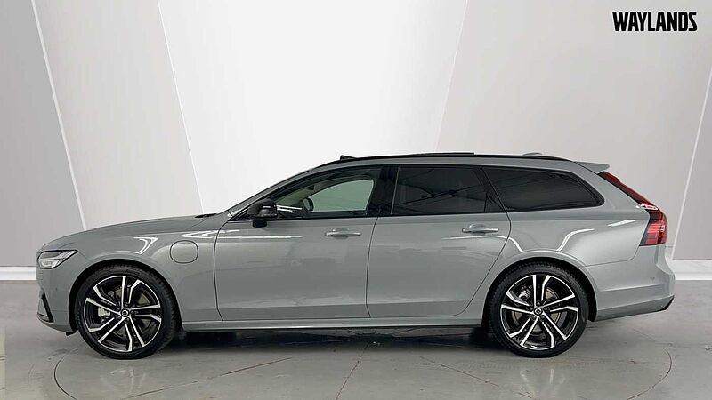 Volvo V90 Ultra, T8 AWD Plug-in hybrid, Electric/Petrol, Dark