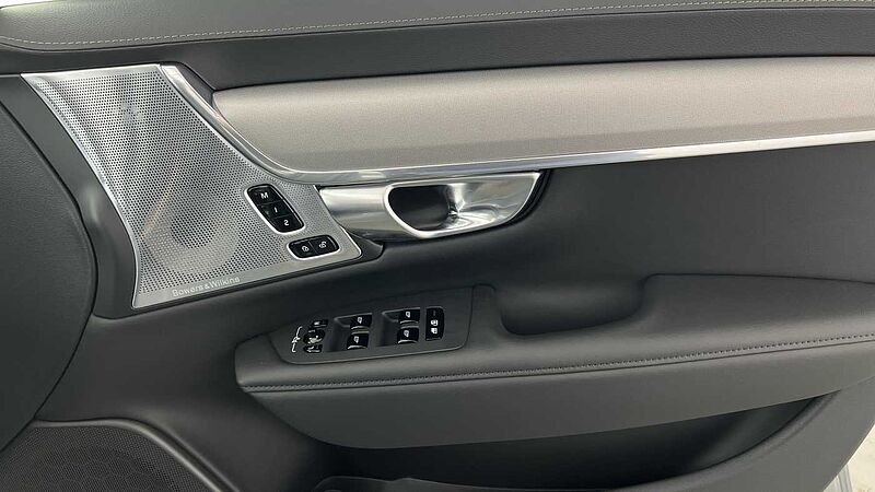 Volvo V90 Ultra, T8 AWD Plug-in hybrid, Electric/Petrol, Dark