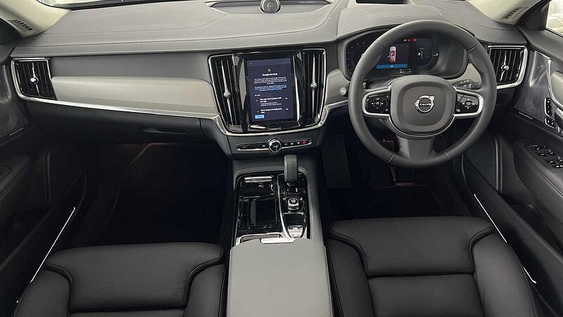 Volvo V90 Ultra, T8 AWD Plug-in hybrid, Electric/Petrol, Dark