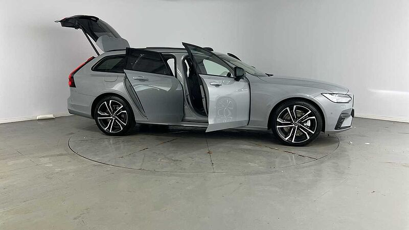 Volvo V90 Ultra, T8 AWD Plug-in hybrid, Electric/Petrol, Dark