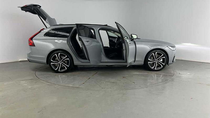 Volvo V90 Ultra, T8 AWD Plug-in hybrid, Electric/Petrol, Dark