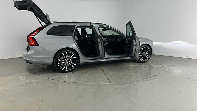 Volvo V90 Ultra, T8 AWD Plug-in hybrid, Electric/Petrol, Dark
