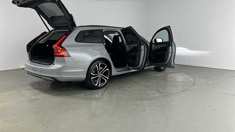Volvo V90 Ultra, T8 AWD Plug-in hybrid, Electric/Petrol, Dark