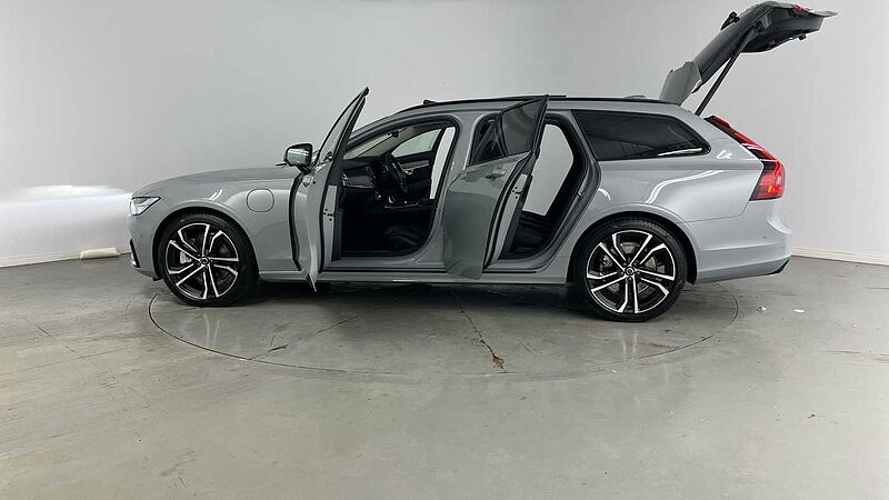 Volvo V90 Ultra, T8 AWD Plug-in hybrid, Electric/Petrol, Dark